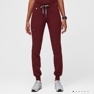 Figs Zamora Jogger Scrub Pants in Burgundy